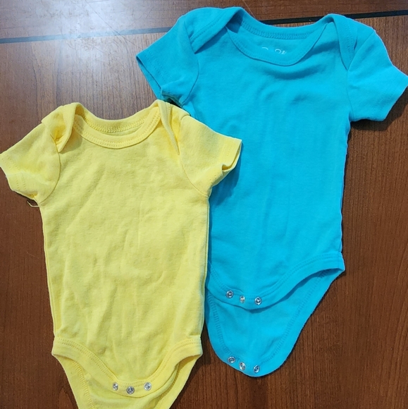 0-3M onesies - Picture 1 of 1
